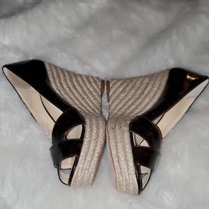 Vince Camuto Size 8B Patent Leather Leopard Design